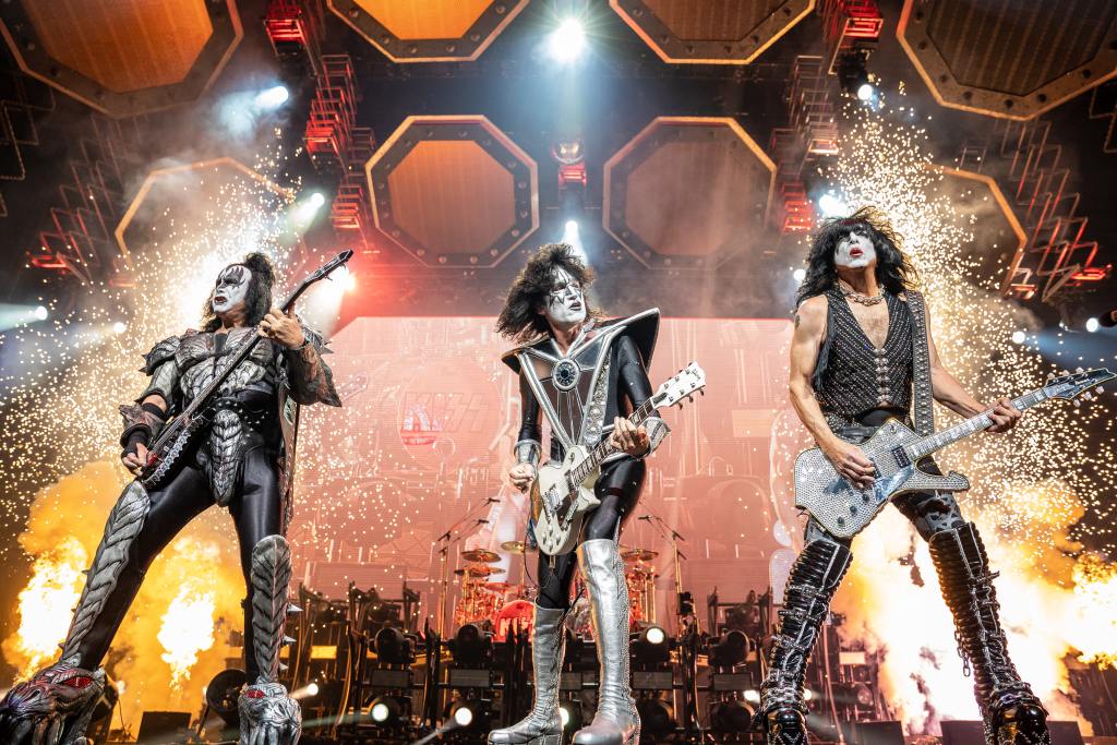 Front Row Photos: KISS in Tampa